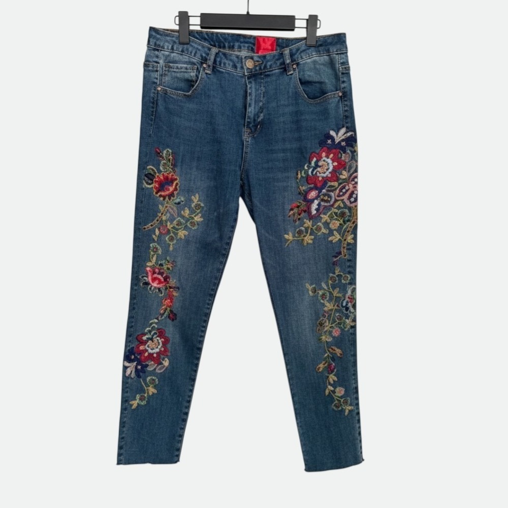 V Cristina Women Floral Embroidered BOHO Jeans Blue Ankle Medium Wash Size 10